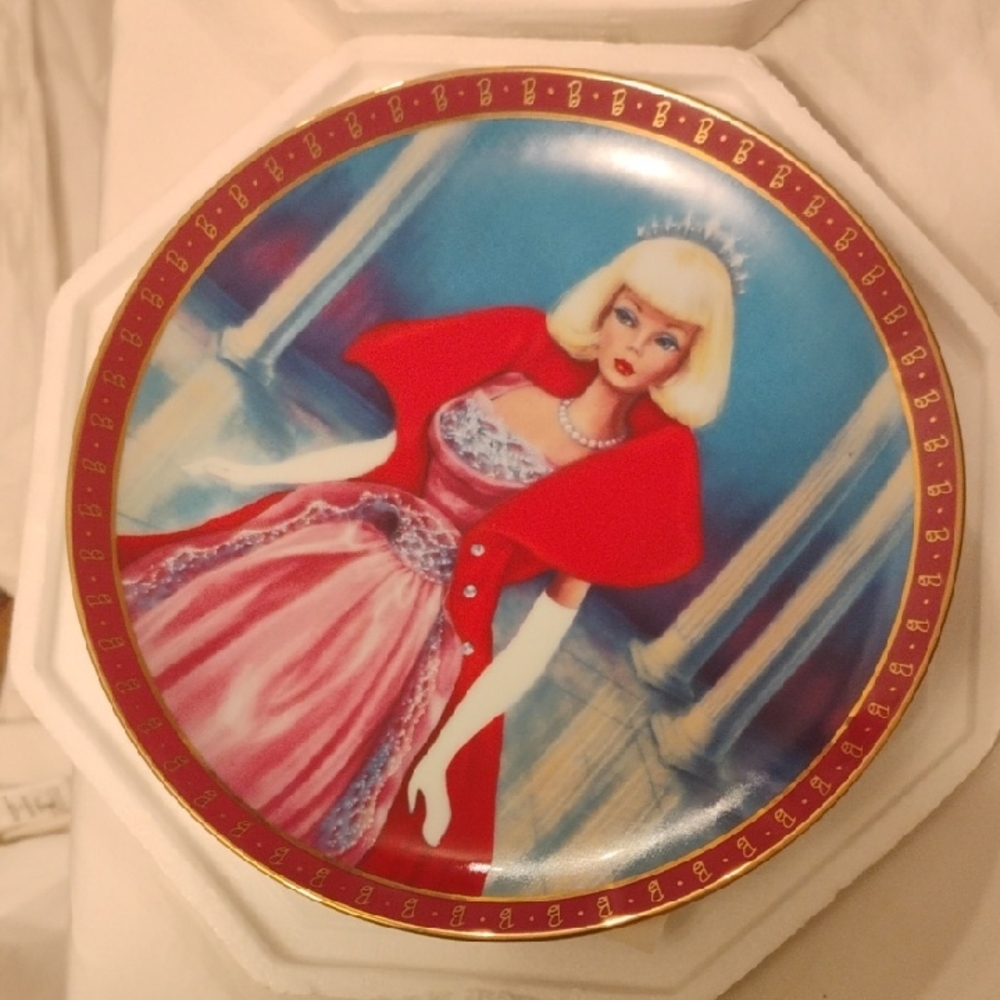 Collectible Decorative Plate Featuring High Fashion Barbie Plate No A4061